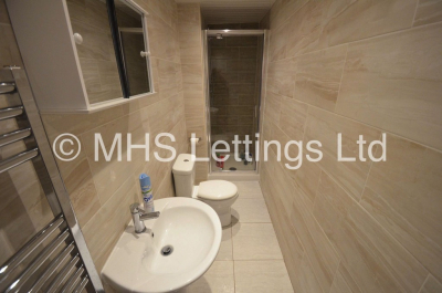 Thumbnail photo of 7 Bedroom Mid Terraced House in 5 Brudenell Grove, Leeds, LS6 1HP