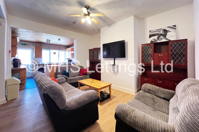 Thumbnail photo of 7 Bedroom Mid Terraced House in 35 Brudenell Mount, Leeds, LS6 1HS