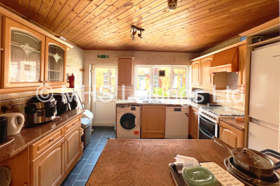 Thumbnail photo of 7 Bedroom Mid Terraced House in 35 Brudenell Mount, Leeds, LS6 1HS