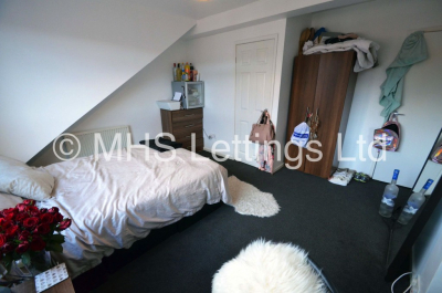 Thumbnail photo of 5 Bedroom Mid Terraced House in 23 Brudenell View, Leeds, LS6 1HG