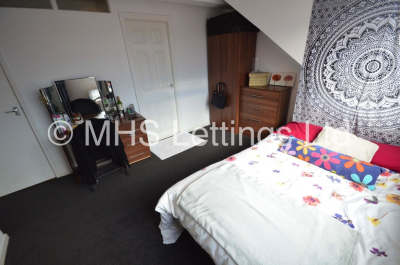 Thumbnail photo of 5 Bedroom Mid Terraced House in 23 Brudenell View, Leeds, LS6 1HG