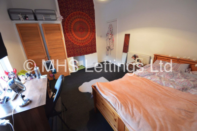 Thumbnail photo of 5 Bedroom Mid Terraced House in 23 Brudenell View, Leeds, LS6 1HG