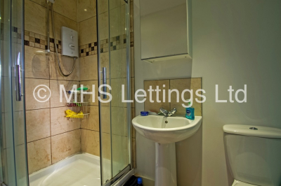 Thumbnail photo of 6 Bedroom Mid Terraced House in 23 Granby Grove, Leeds, LS6 3BE