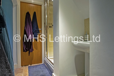Thumbnail photo of 6 Bedroom Mid Terraced House in 23 Granby Grove, Leeds, LS6 3BE