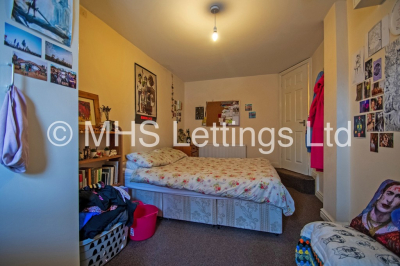 Thumbnail photo of 5 Bedroom Mid Terraced House in 23 Beechwood View, Leeds, LS4 2LP