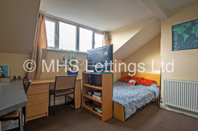 Thumbnail photo of 5 Bedroom Mid Terraced House in 23 Beechwood View, Leeds, LS4 2LP