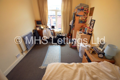 Thumbnail photo of 6 Bedroom Mid Terraced House in 64 Manor Drive, Leeds, LS6 1DD