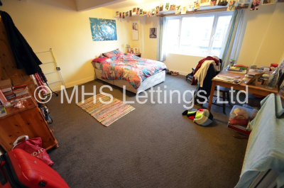 Thumbnail photo of 6 Bedroom Mid Terraced House in 64 Manor Drive, Leeds, LS6 1DD