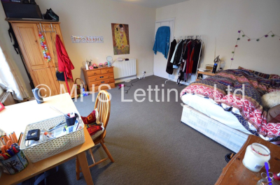 Thumbnail photo of 6 Bedroom Mid Terraced House in 64 Manor Drive, Leeds, LS6 1DD