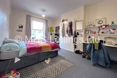 Thumbnail photo of 8 Bedroom Mid Terraced House in 19 Ash Grove, Leeds, LS6 1AX