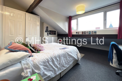 Thumbnail photo of 8 Bedroom Mid Terraced House in 19 Ash Grove, Leeds, LS6 1AX