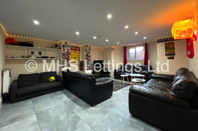 Thumbnail photo of 8 Bedroom Mid Terraced House in 19 Ash Grove, Leeds, LS6 1AX