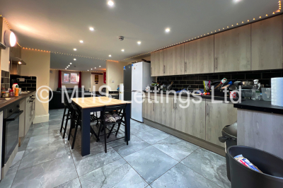 Thumbnail photo of 8 Bedroom Mid Terraced House in 19 Ash Grove, Leeds, LS6 1AX