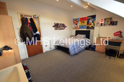 Thumbnail photo of 5 Bedroom Mid Terraced House in 40 Estcourt Avenue, Leeds, LS6 3ET