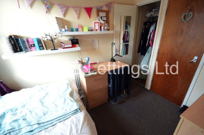 Thumbnail photo of 5 Bedroom Mid Terraced House in 40 Estcourt Avenue, Leeds, LS6 3ET