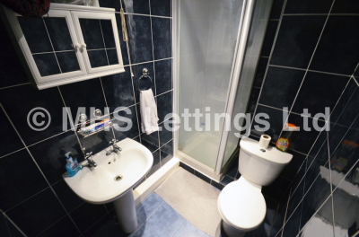Thumbnail photo of 5 Bedroom End Terraced House in 2 Knowle Terrace, Leeds, LS4 2PA