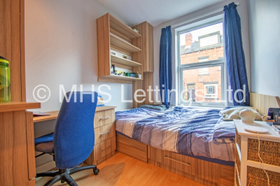 Thumbnail photo of 5 Bedroom Mid Terraced House in 46 Hartley Grove, Leeds, LS6 2LD