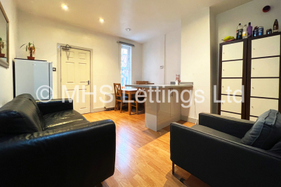 Thumbnail photo of 5 Bedroom Mid Terraced House in 46 Hartley Grove, Leeds, LS6 2LD