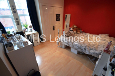 Thumbnail photo of 5 Bedroom Mid Terraced House in 46 Hartley Grove, Leeds, LS6 2LD