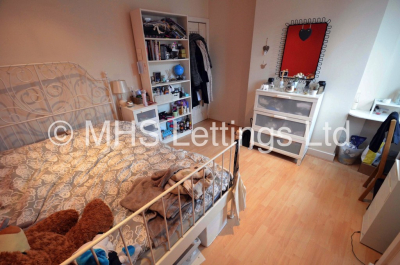 Thumbnail photo of 5 Bedroom Mid Terraced House in 46 Hartley Grove, Leeds, LS6 2LD