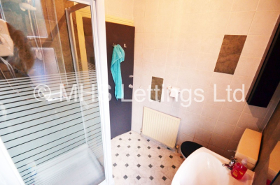 Thumbnail photo of 5 Bedroom Mid Terraced House in 15 Hessle Terrace, Leeds, LS6 1EQ