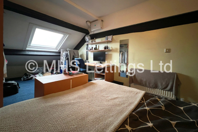 Thumbnail photo of 6 Bedroom Semi-Detached House in 10b Cumberland Road, Leeds, LS6 2EF