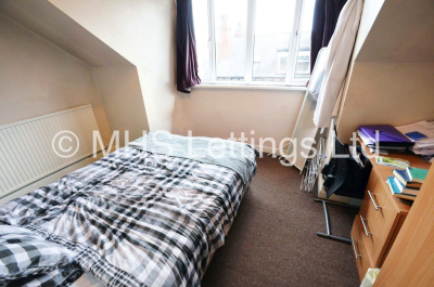 Thumbnail photo of 4 Bedroom Mid Terraced House in 11 Hessle View, Leeds, LS6 1ER