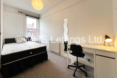 Thumbnail photo of 7 Bedroom Mid Terraced House in 31 Estcourt Avenue, Leeds, LS6 3ES