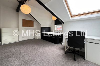 Thumbnail photo of 7 Bedroom Mid Terraced House in 31 Estcourt Avenue, Leeds, LS6 3ES