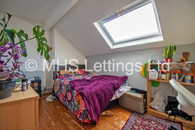 Thumbnail photo of 5 Bedroom Mid Terraced House in 16 Hessle Avenue, Leeds, LS6 1EF