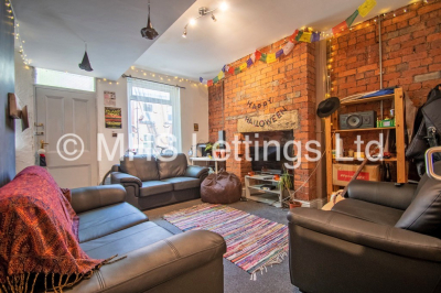 Thumbnail photo of 5 Bedroom Mid Terraced House in 16 Hessle Avenue, Leeds, LS6 1EF