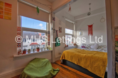 Thumbnail photo of 5 Bedroom Mid Terraced House in 16 Hessle Avenue, Leeds, LS6 1EF