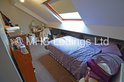 Thumbnail photo of 3 Bedroom Mid Terraced House in 26 Mayville Road, Leeds, LS6 1NF