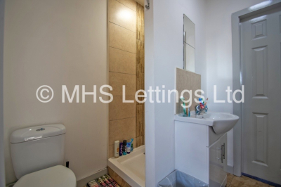 Thumbnail photo of 5 Bedroom Mid Terraced House in 6 Ashville View, Leeds, LS6 1LT