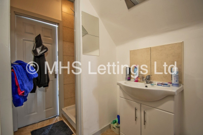 Thumbnail photo of 5 Bedroom Mid Terraced House in 6 Ashville View, Leeds, LS6 1LT