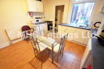 Thumbnail photo of 5 Bedroom Mid Terraced House in 10 Hartley Grove, Leeds, LS6 2LD