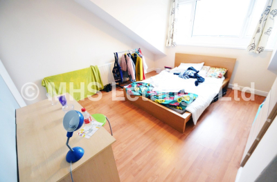 Thumbnail photo of 5 Bedroom Mid Terraced House in 10 Hartley Grove, Leeds, LS6 2LD
