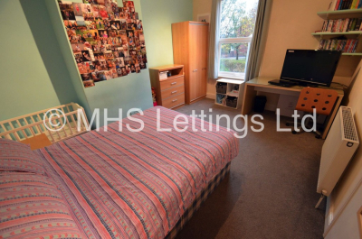 Thumbnail photo of 3 Bedroom Mid Terraced House in 3 Knowle Avenue, Leeds, LS4 2PQ