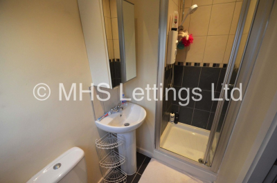 Thumbnail photo of 3 Bedroom Mid Terraced House in 3 Knowle Avenue, Leeds, LS4 2PQ