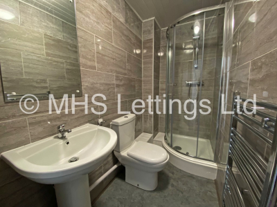 Thumbnail photo of 6 Bedroom Mid Terraced House in 13 Mayville Place, Leeds, LS6 1NE
