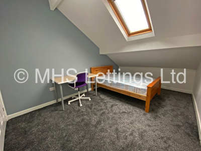 Thumbnail photo of 7 Bedroom Mid Terraced House in 58 Brudenell Mount, Leeds, LS6 1HS