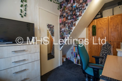 Thumbnail photo of 4 Bedroom Mid Terraced House in 62 Royal Park Road, Leeds, LS6 1JJ