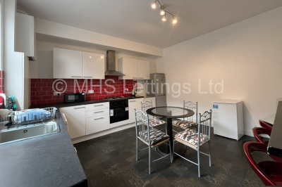 Thumbnail photo of 4 Bedroom Mid Terraced House in 4 Branksome Terrace, Leeds, LS6 1RG