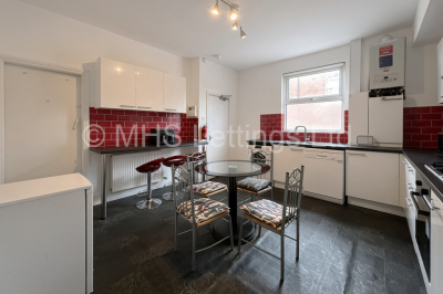 Thumbnail photo of 4 Bedroom Mid Terraced House in 4 Branksome Terrace, Leeds, LS6 1RG