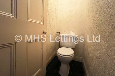 Thumbnail photo of 8 Bedroom Mid Terraced House in 20 St. Johns Terrace, Leeds, LS3 1DY