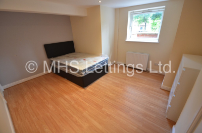 Thumbnail photo of 7 Bedroom Mid Terraced House in 5 High Cliffe, Leeds, LS4 2PE