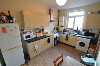 Thumbnail photo of 2 Bedroom Flat in 47 Back Brudenell Grove, Leeds, LS6 1HR