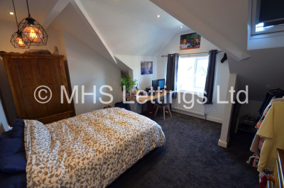 Thumbnail photo of 6 Bedroom Mid Terraced House in 72 Royal Park Avenue, Leeds, LS6 1EY