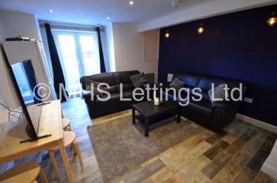 Thumbnail photo of 6 Bedroom Mid Terraced House in 72 Royal Park Avenue, Leeds, LS6 1EY