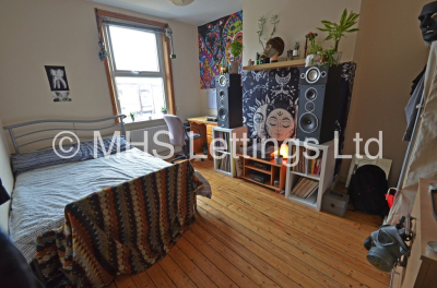 Thumbnail photo of 3 Bedroom Mid Terraced House in 30 Beechwood Mount, Leeds, LS4 2NQ